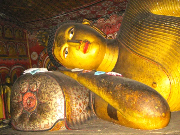 Sleeping-Buddha - lufthlanka tours